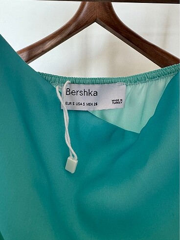 Bershka Elbise