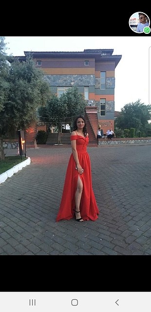 Kırmızı elbise