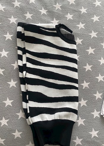 Gri Zebra Desenli Örgü Kedi Kıyafeti