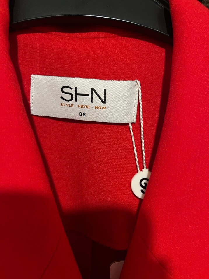 Düğmeli Kırmızı Ceket Elbise - Görsel 3