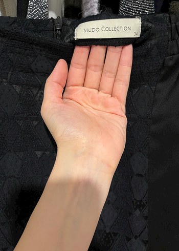 Siyah Gösterişli Midi Etek - Görsel 3