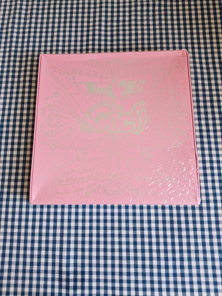 Switch IVE albüm - Görsel 2