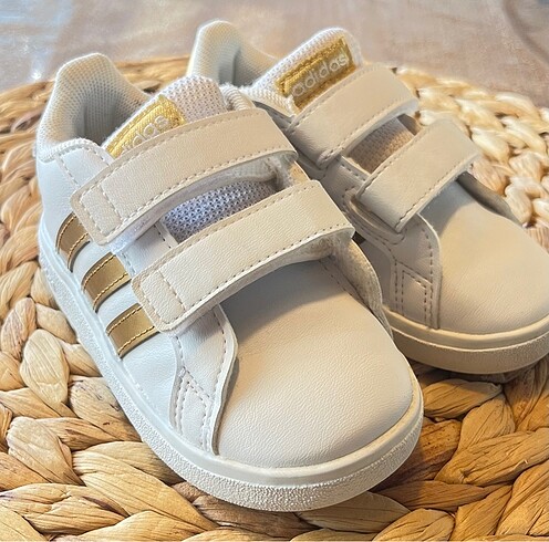 Adidas spor ayakkabı
