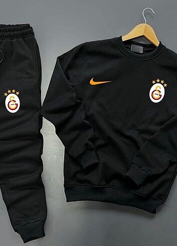 Taraftar Kombin
2 İplik Penye 
Özel Tasarım Baskı
Slimfit Kesim  - Görsel 5