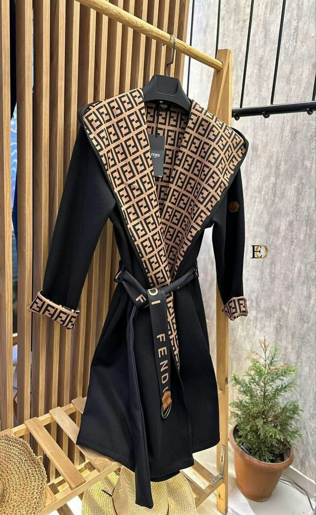 Siyah Nakışlı Uzun Kadın Bornoz - Görsel 2