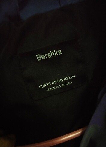 xs Beden Bershka mont hologramli