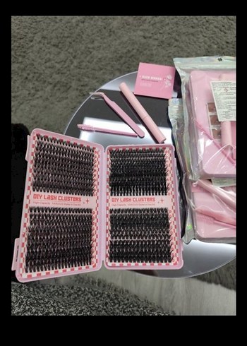 MAC Pembe Kutuda Koyu Tonlu Takma Kirpik Seti