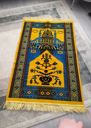 Renkli Desenli Geleneksel Halı