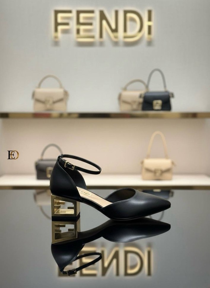 Fendi Siyah Deri Tokalı Stiletto - Görsel 2