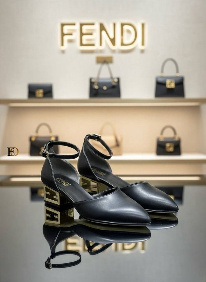 Fendi Siyah Deri Tokalı Stiletto - Görsel 4