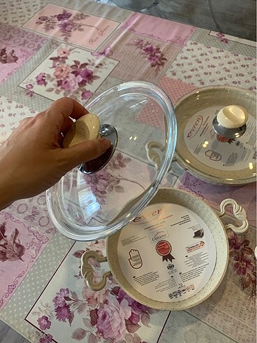  Beden ten rengi Renk 3 döküm sahan set. 18,20,22 cm