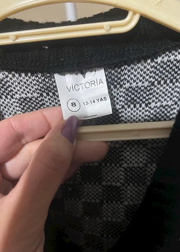 Siyah Beyaz Kareli V Yaka Triko Süveter. S beden uyumlu - Görsel 2