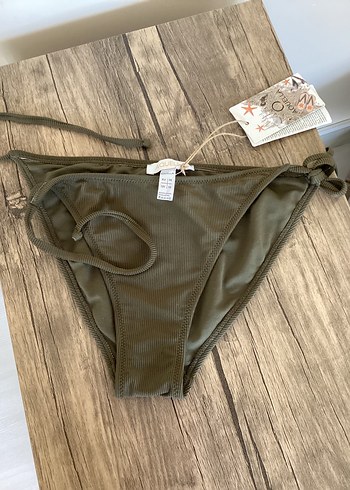 38 Beden Bikini Altı
