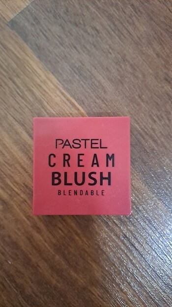 Pastel cream blush allık