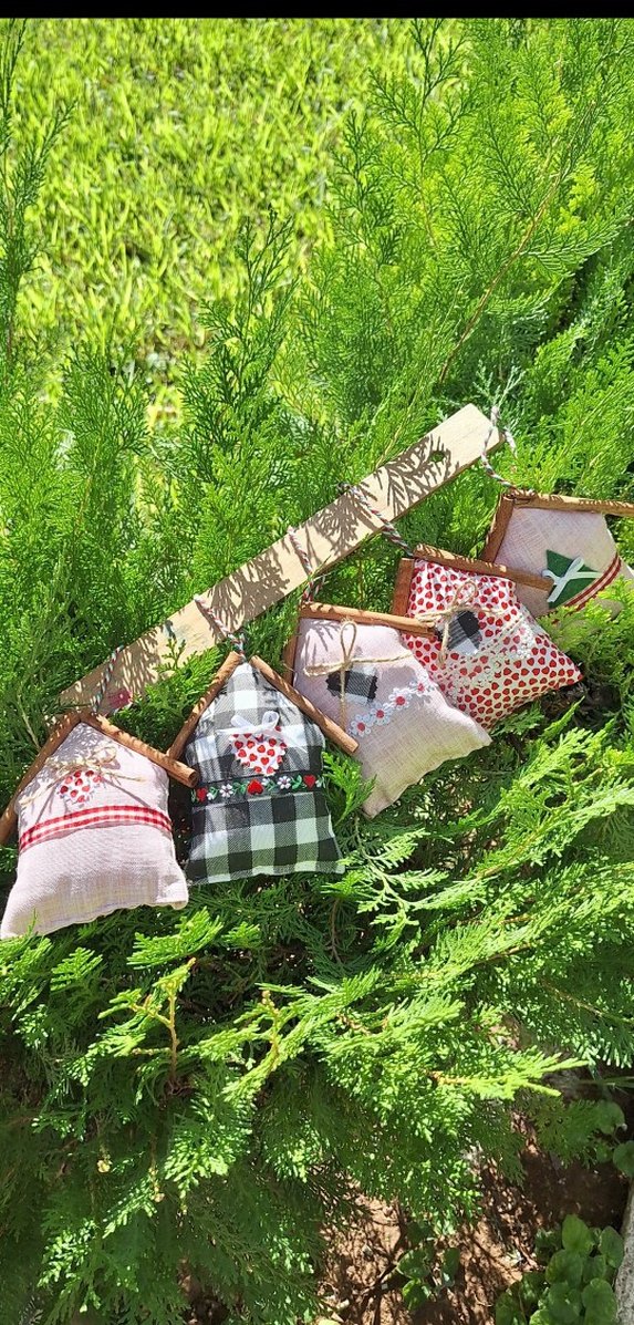 Renkli Kumaş Ev Şeklinde Dekoratif Süs - Görsel 2