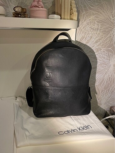 CALVIN KLEIN SIRT ÇANTASI