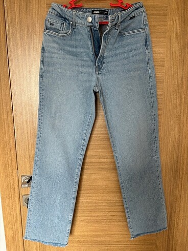 28 Beden MAVİ MARKA STRAİGHT FİT JEAN