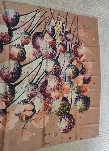 Tafta eşarp