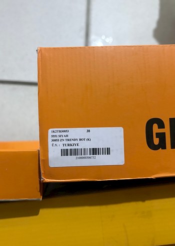 Siyah Kadın Blok Topuklu Bot - Görsel 3