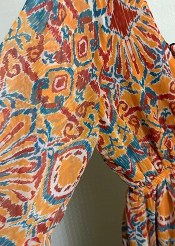 Renkli V Yaka Elbise - Görsel 2