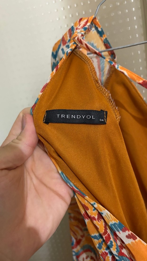 Renkli V Yaka Elbise - Görsel 4