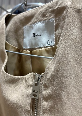 Bej Süet Fermuarlı Kadın Ceket - Görsel 4