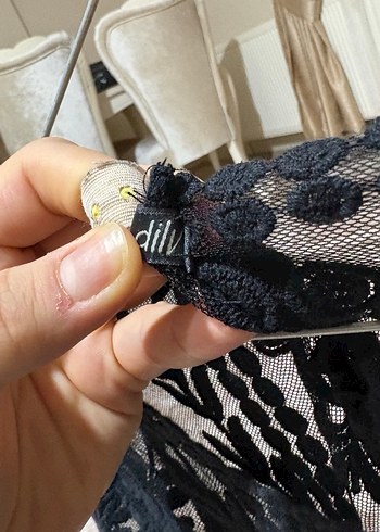 Dantel İşlemeli Siyah Uzun Kollu Bluz - Görsel 3