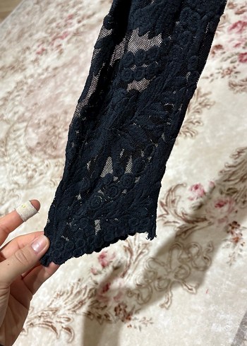 Dantel İşlemeli Siyah Uzun Kollu Bluz - Görsel 2