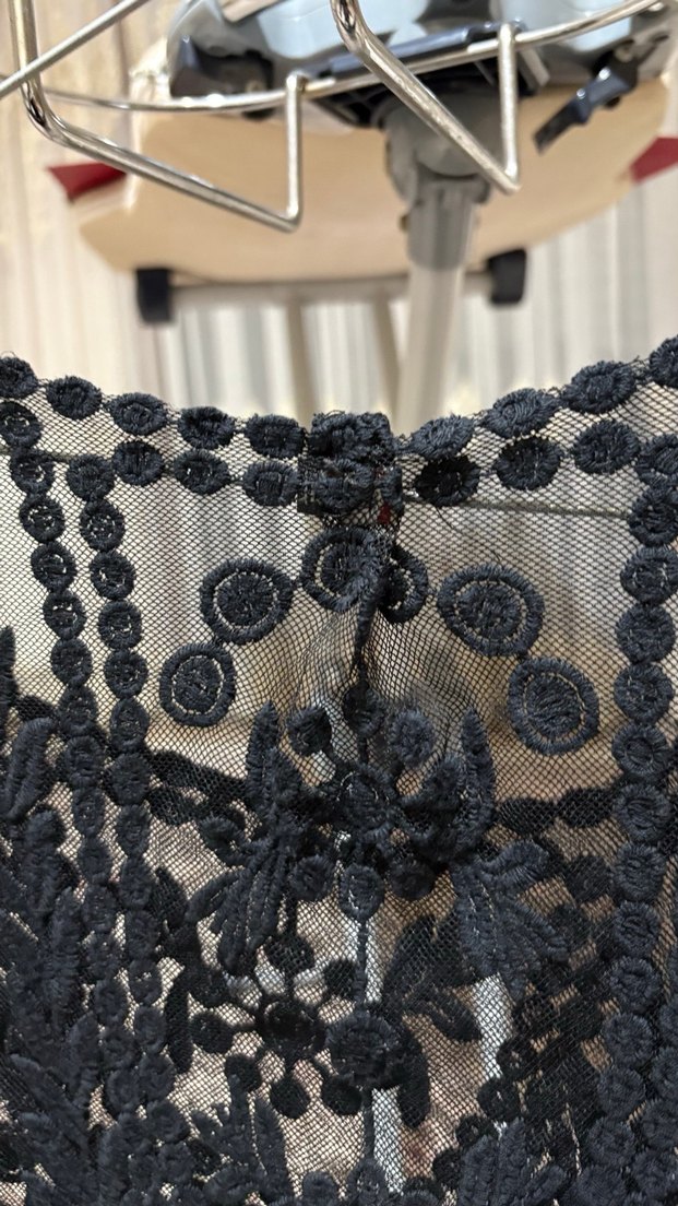 Dantel İşlemeli Siyah Uzun Kollu Bluz - Görsel 4