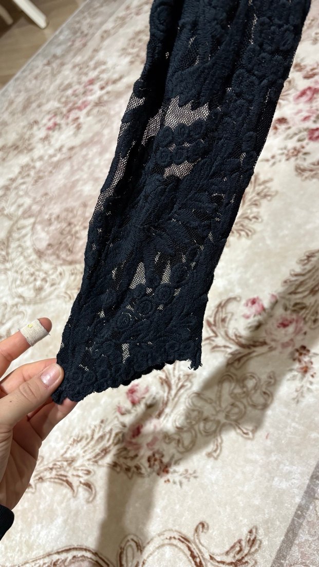 Dantel İşlemeli Siyah Uzun Kollu Bluz - Görsel 2