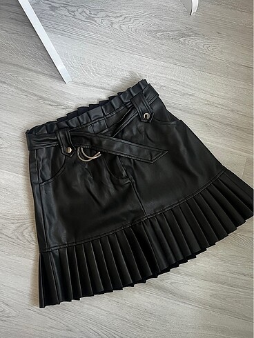 ZARA DERİ ETEK