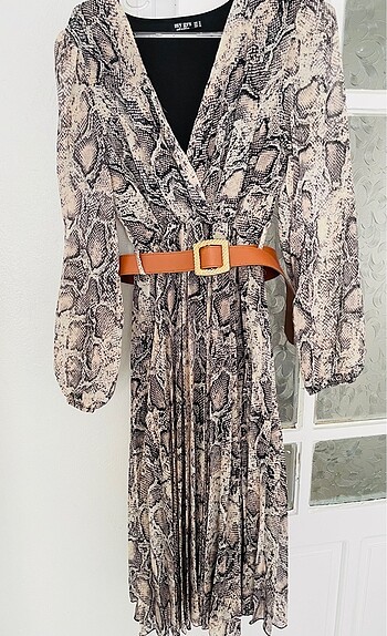 Kemerlı elbise - Görsel 3