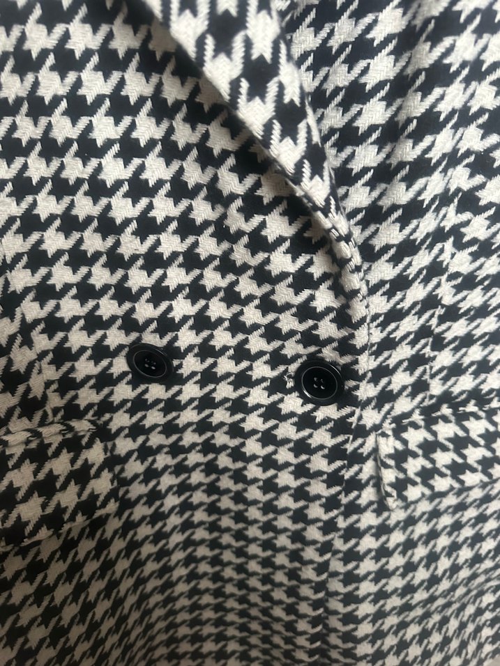 Şıklığın ve Klasikliğin Buluştuğu Houndstooth Blazer — görsel 4/10