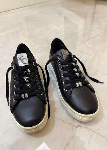 Tamer Tanca bağcıkları taşlı siyah spor ayakkabı - Görsel 4