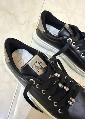 Tamer Tanca bağcıkları taşlı siyah spor ayakkabı - Görsel 2