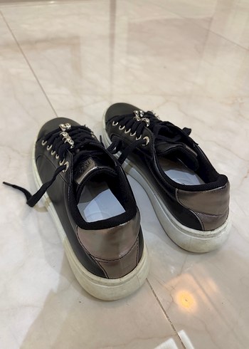 Tamer Tanca bağcıkları taşlı siyah spor ayakkabı - Görsel 3