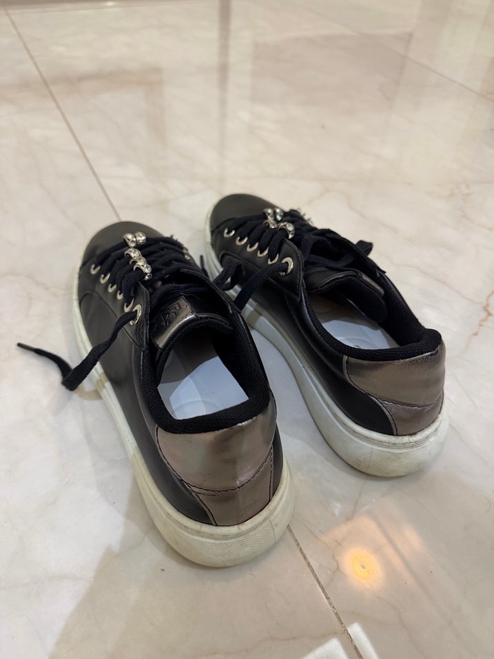 Tamer Tanca bağcıkları taşlı siyah spor ayakkabı - Görsel 3