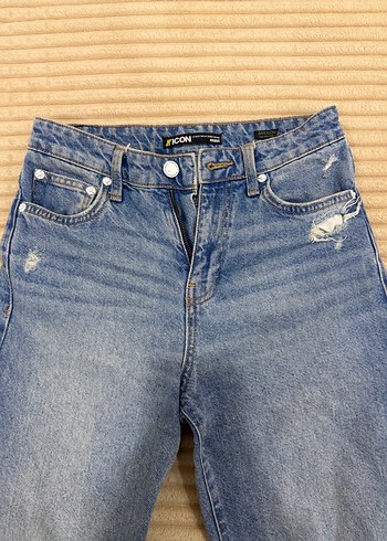 Yırtık Detaylı Mavi Kot Pantolon - Görsel 4