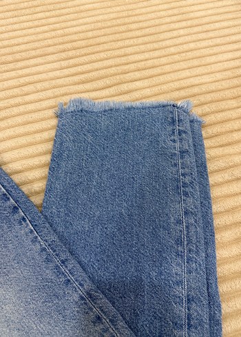 Yırtık Detaylı Mavi Kot Pantolon - Görsel 3