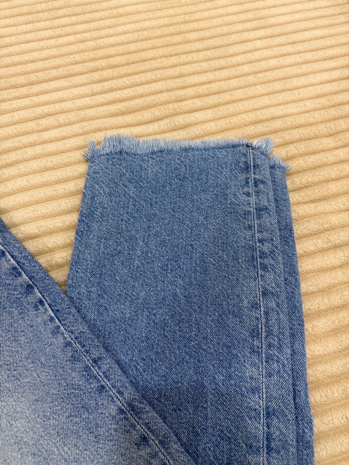 Yırtık Detaylı Mavi Kot Pantolon - Görsel 3