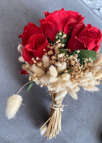 Kırmızı güller gelin çiçeği - Görsel 2