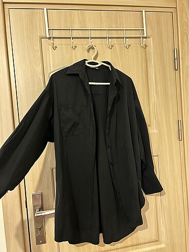 Siyah oversize gömlek