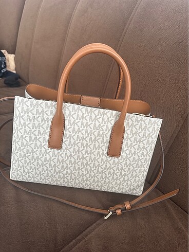 Michael Kors Sıfır ayarında bi kaç kez kullanılmış orijinal michael kors çant
