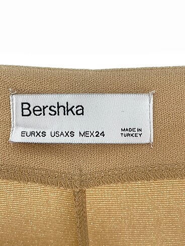xs Beden çeşitli Renk Bershka İspanyol Paça %70 İndirimli.