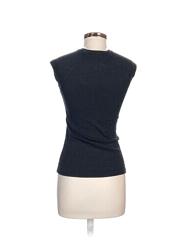 s Beden Zara T-shirt %70 İndirimli.