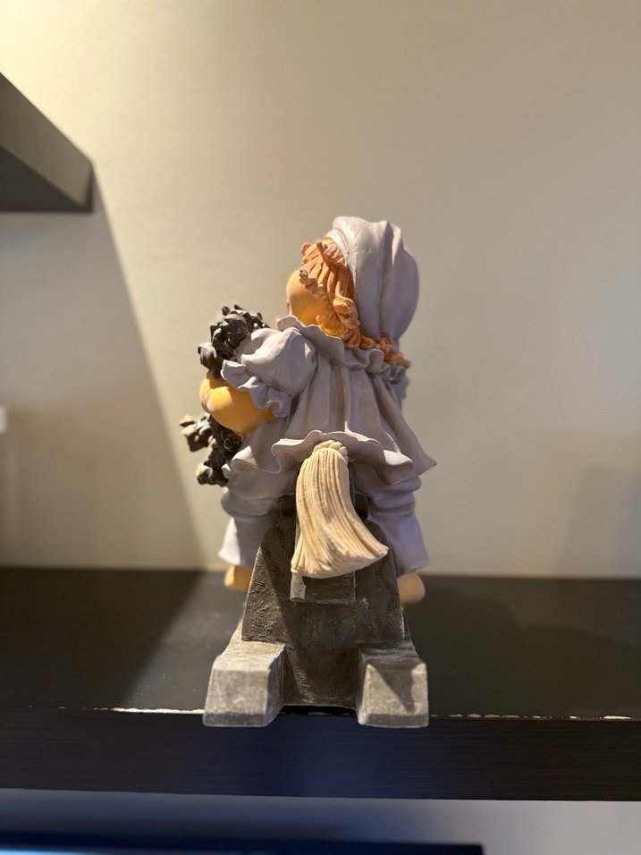 Gri Sallanan Atlı Bebek Figürlü Biblo - Görsel 3