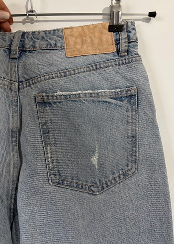 Gevşek Kesim Yırtık Mavi Kot Pantolon - Görsel 5