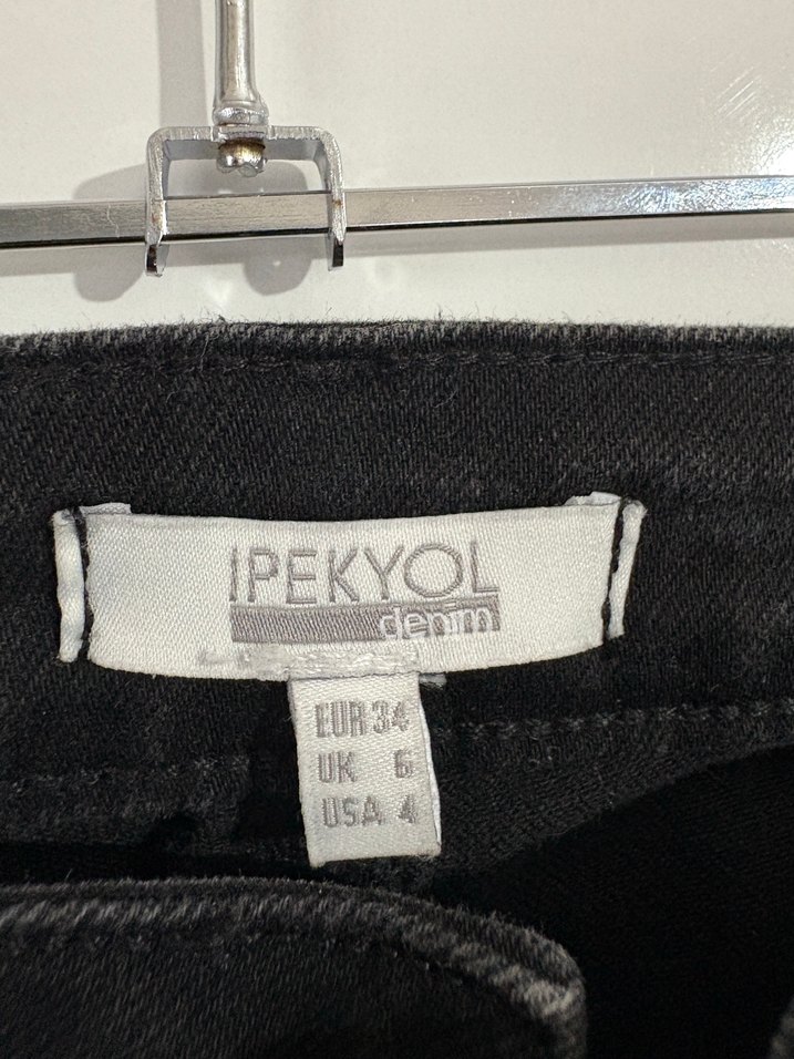 Siyah İşlemeli Payetli Dar Kesim Kadın Kot Pantolon - Görsel 3