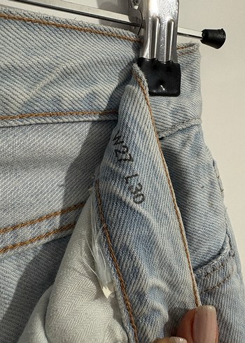 Kadın Gri Yırtık Denim Jean - Görsel 4