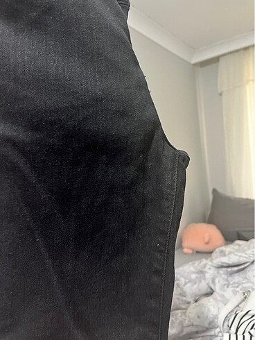 Yeniden farksız kot pantolon